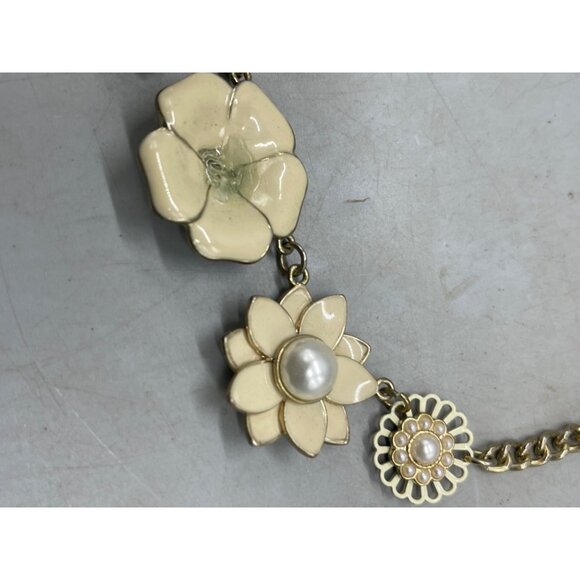 Costume jewelry necklace floral chain foe pearl ivory gold color clasp 19" READ - Picture 3 of 9
